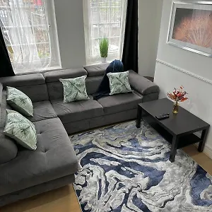 2 Bedroom Flat, 2 Minutes Walk To Bethnalgreen Station, Apartment London